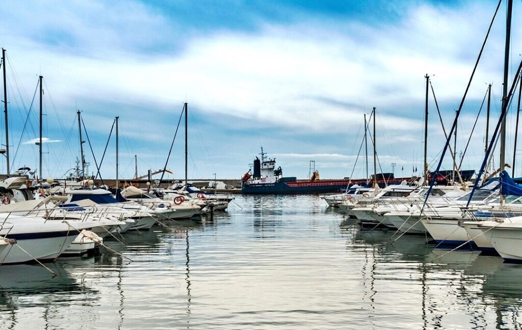 alquiler-de-barco-sin-patron-garrucha