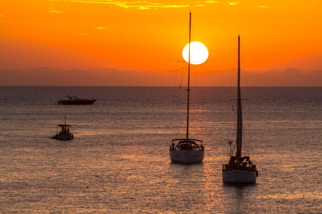 salida-velero-atardecer-cabo-de-gata-moblu-4