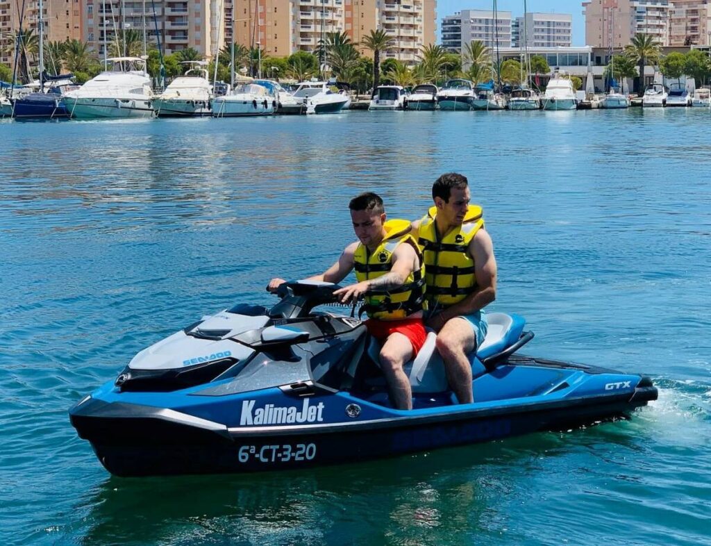 alquiler-de-moto-de-agua-en-la-manga-del-mar-menor-4-monblu