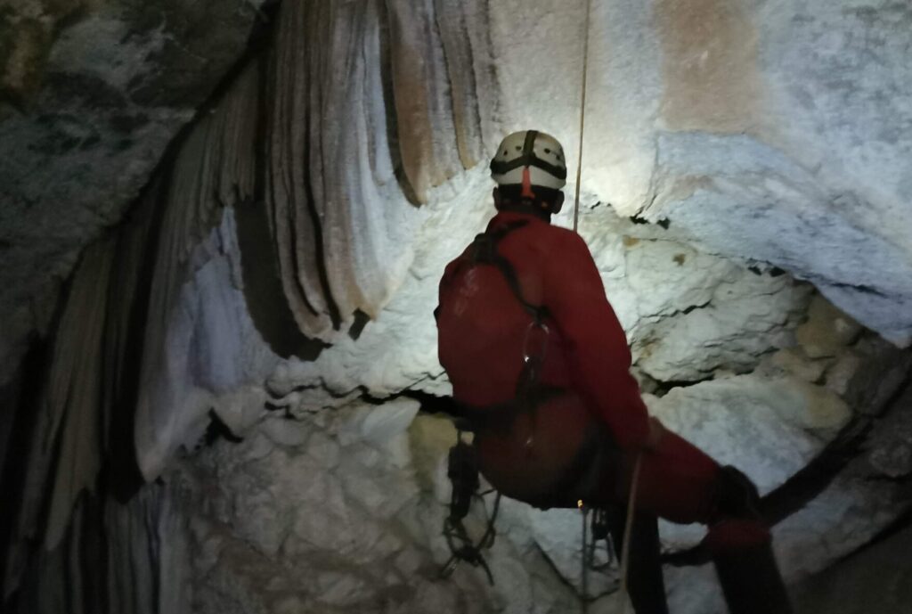 espeleologia-cueva-de-la-plata-1-monblu