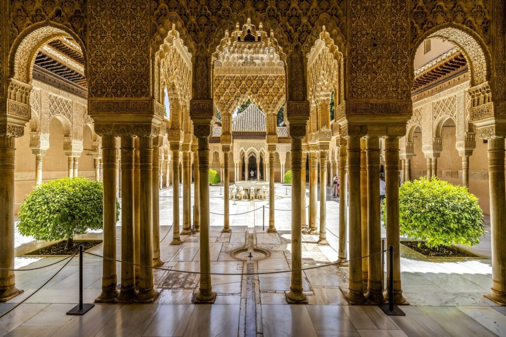 entrada-alhambra-palacios-nazaries-visita-guiada-1-monblu