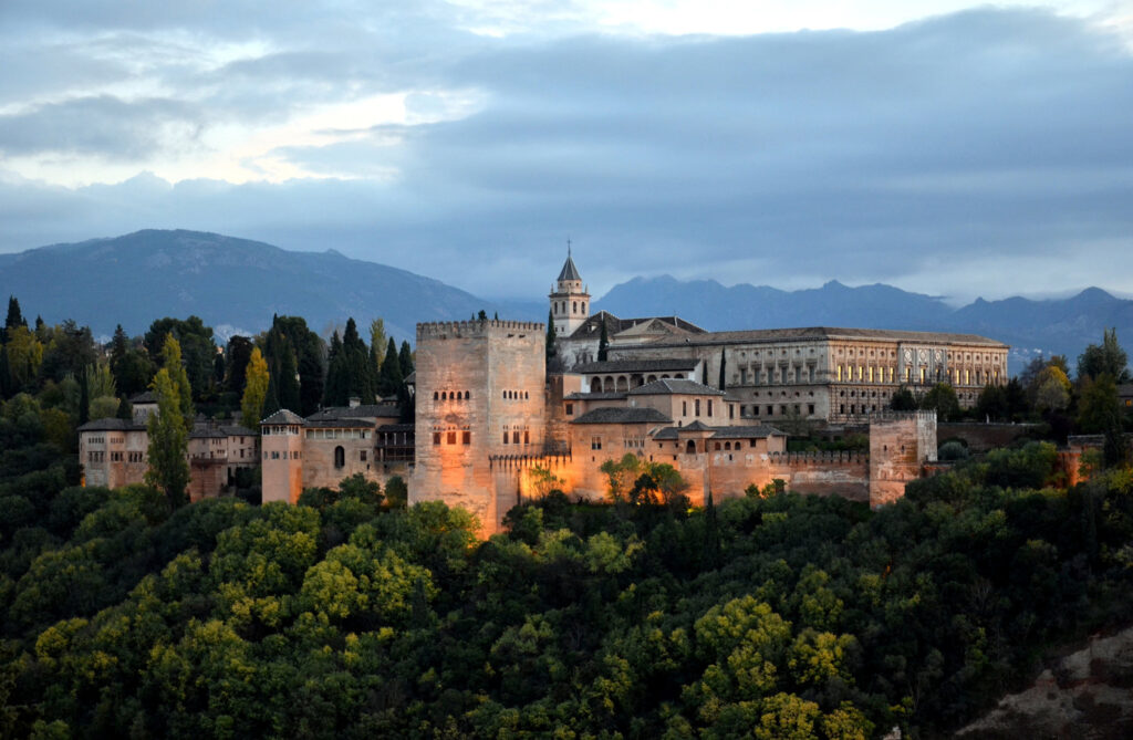 entrada-alhambra-palacios-nazaries-visita-guiada-5-monblu