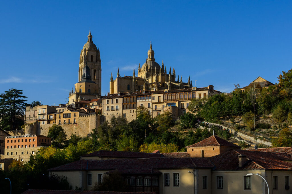 explora-juderia-segovia-visita-guiada-4-monblu