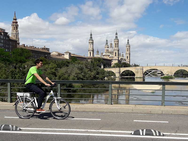 explora-zaragoza-en-bicicleta-5-monblu