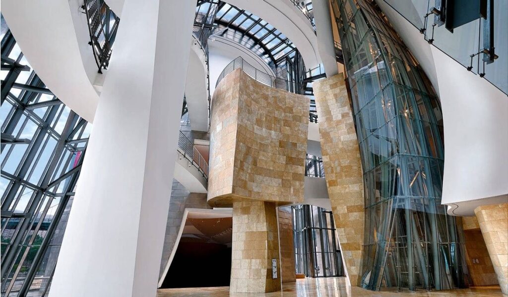 tour-guiado-por-museo-guggenheim-bilbao-3-monblu