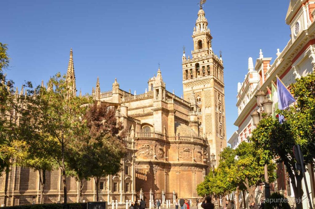 visita-guiada-gratis-por-sevilla-1-monblu