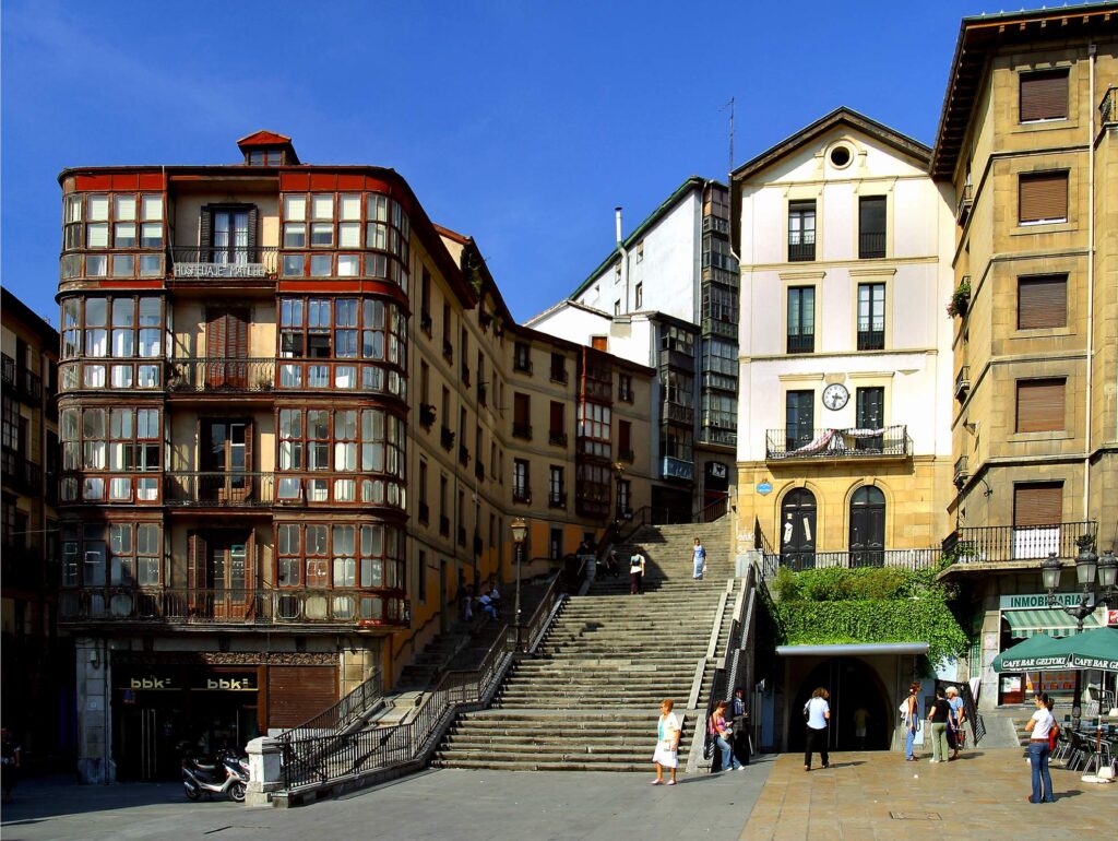 visita-guiada-por-el-casco-antiguo-de-bilbao-4-monblu