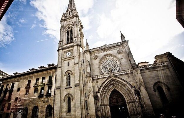 visita-guiada-por-el-casco-antiguo-de-bilbao-5-monblu