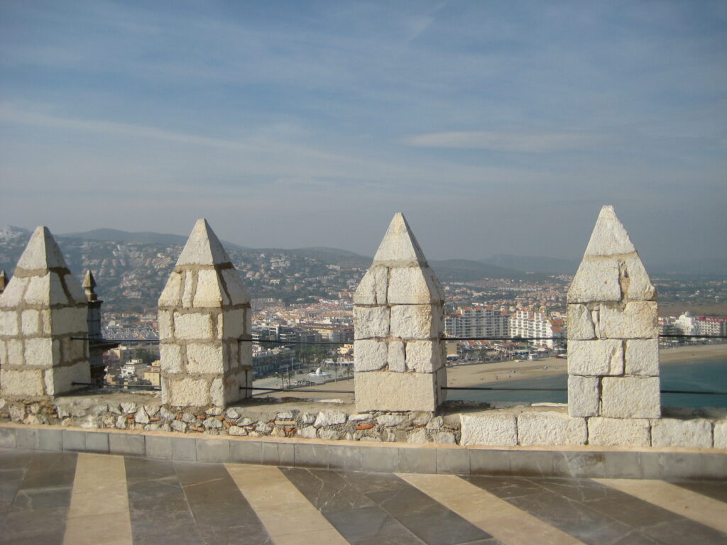 descubre-peñiscola-el-castillo-de-papa-luna-visita-guiada-2-monblu