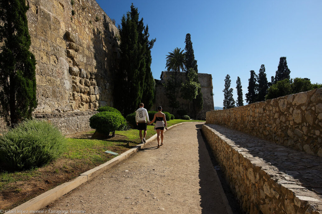 Muralles romanes de Trraco, passeig arqueolgic entre les muralles romanes i la Contramuralla construda pels anglesos en el decurs de la Guerra de Successi (1702Ð1714), el segle XVIII ("la Falsa Braga), patrimoni de la Humanitat (UNESCO),
Tarragona, Tarragons, Tarragona