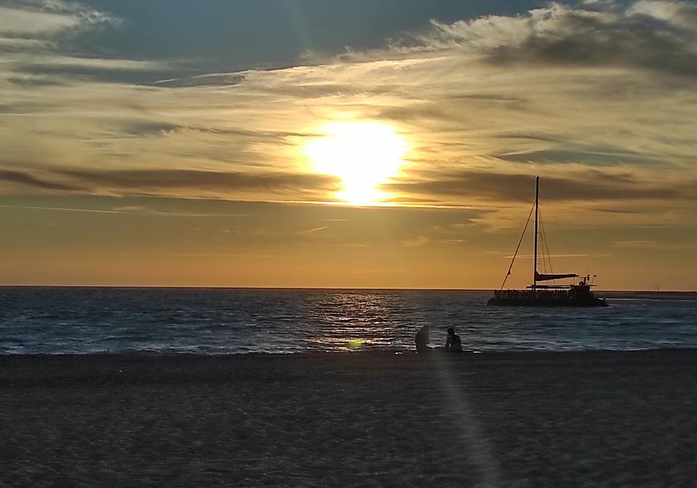 atardecer-catamaran-cadiz-musica-2-monblu