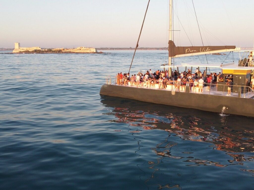 paseo-en-barco-por-la-bahia-de-cadiz-2-monblu