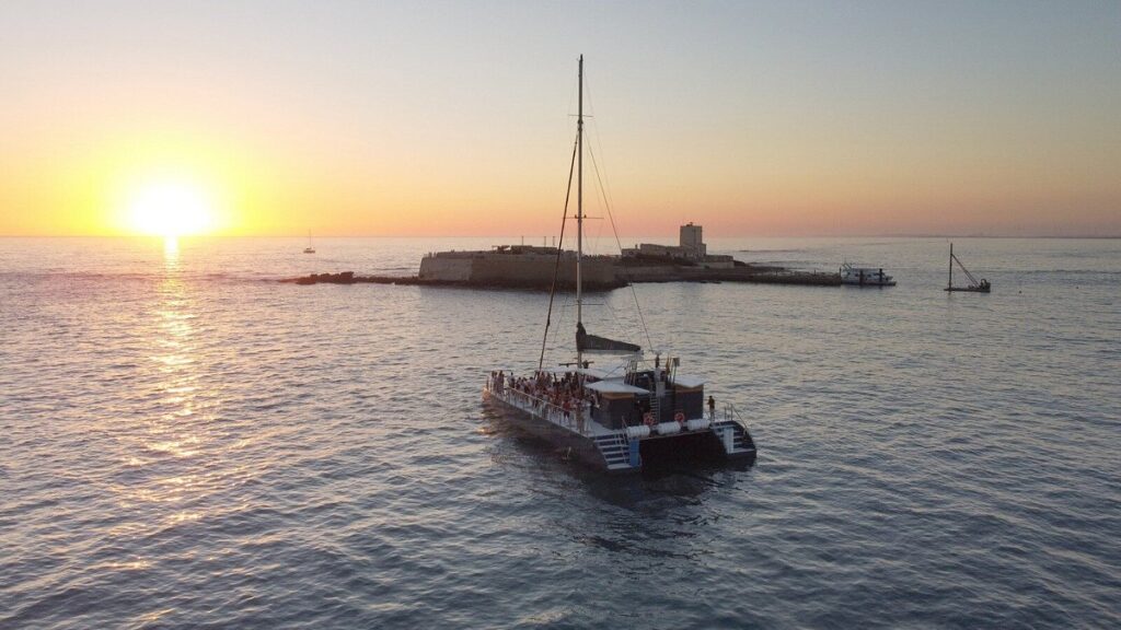 paseo-en-barco-por-la-bahia-de-cadiz-3-monblu