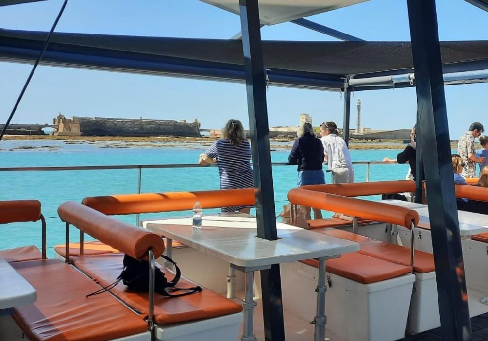 paseo-en-barco-por-la-bahia-de-cadiz-5-monblu